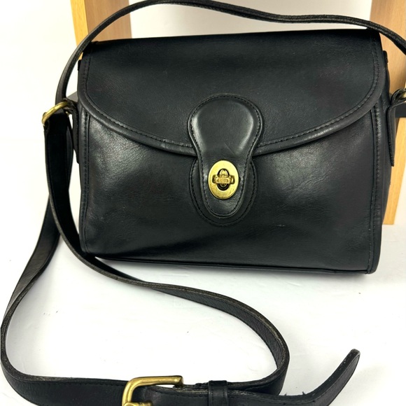 Vintage Coach Devon Classic Black Leather Crossbody Purse Please Read Listing - Picture 2 of 13